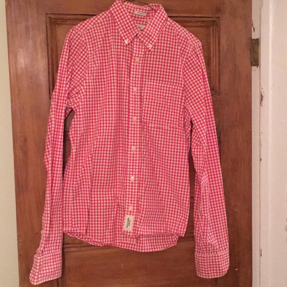 Men’s casual red and white plaid button down.